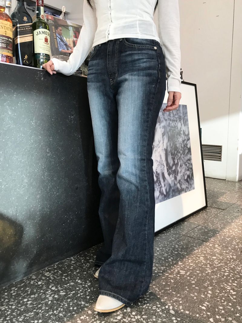 heenytsuki（ヒニツキ）の「Y2K Feminine Bootcut Pants（Pants）」