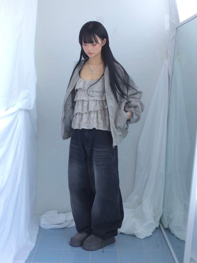 Curved overfit washed denim