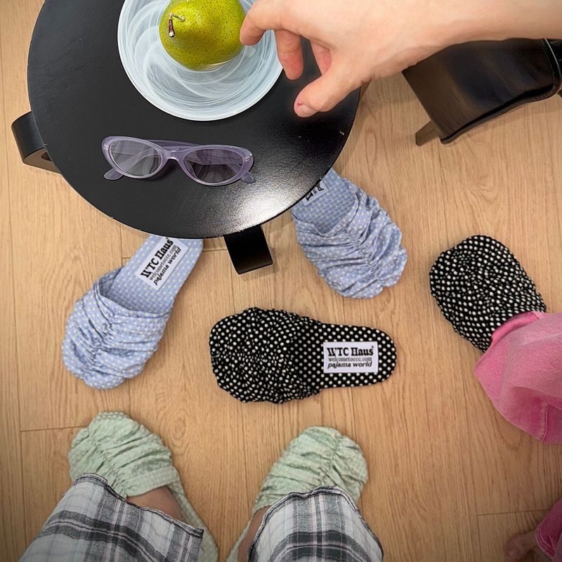 Croa Shoes (Dotty Black) Room Shoes