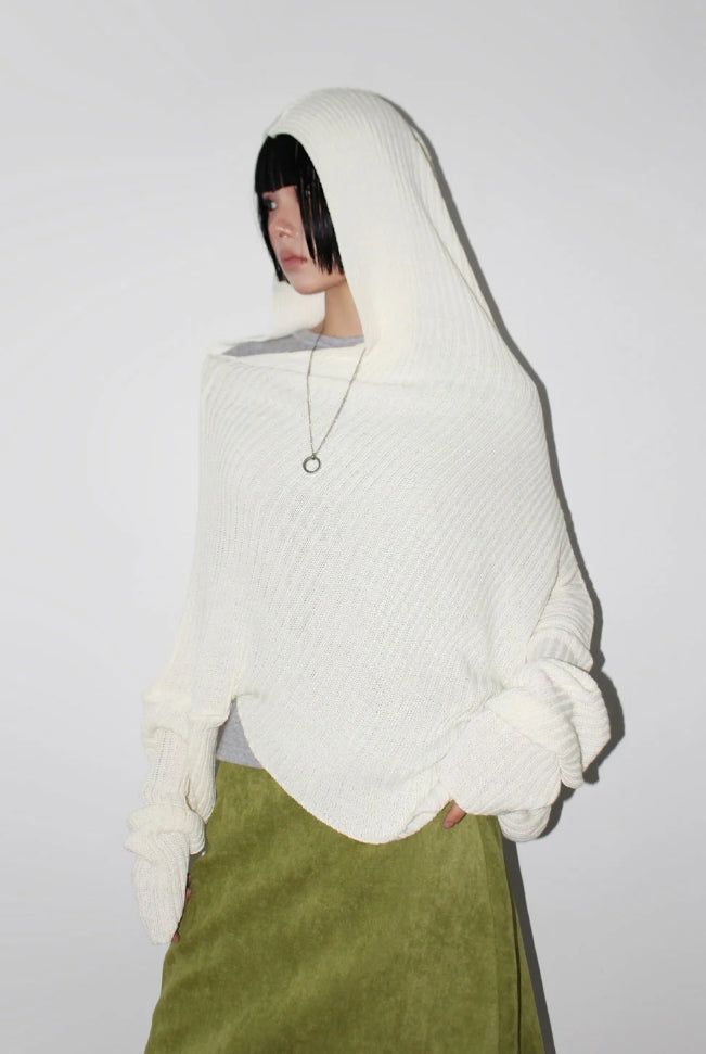 OFF-SHOULDER DRAPE HOOD KNIT