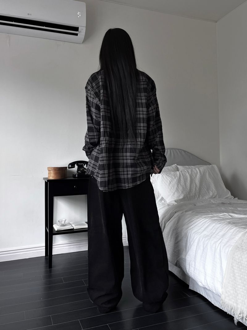 overfit velvet wide pants