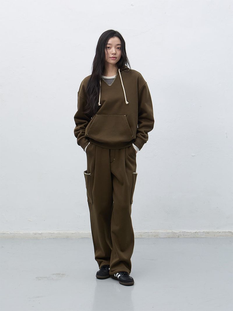 stitch cargo sweat pants