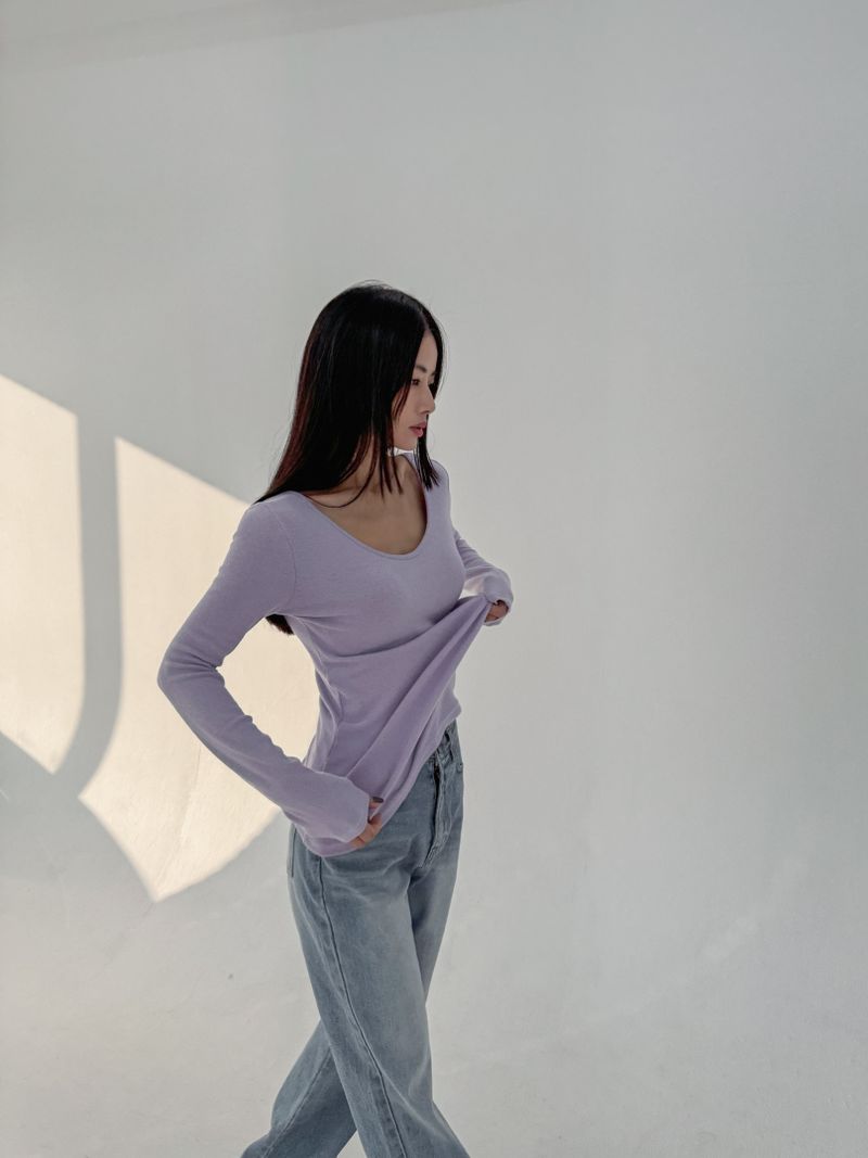 Napping V-neck Long Sleeve T-shirt