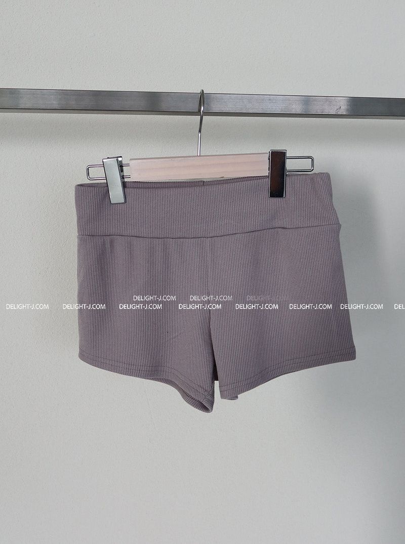 cookie-banded shorts