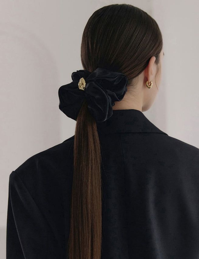 26SS★ Plump Twist Satin Scrunchie