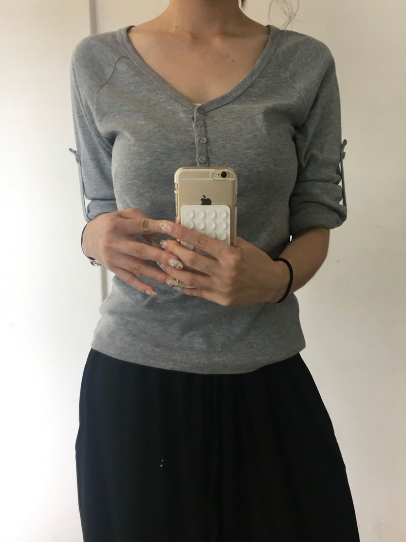 Chloe Button Roll Up 3/4 sleeve 2-Way Vneck (5c)