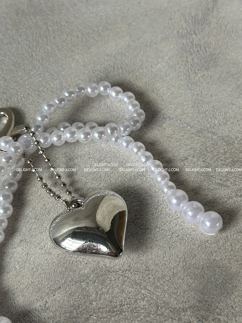 Ribbon heart pearl white keyring