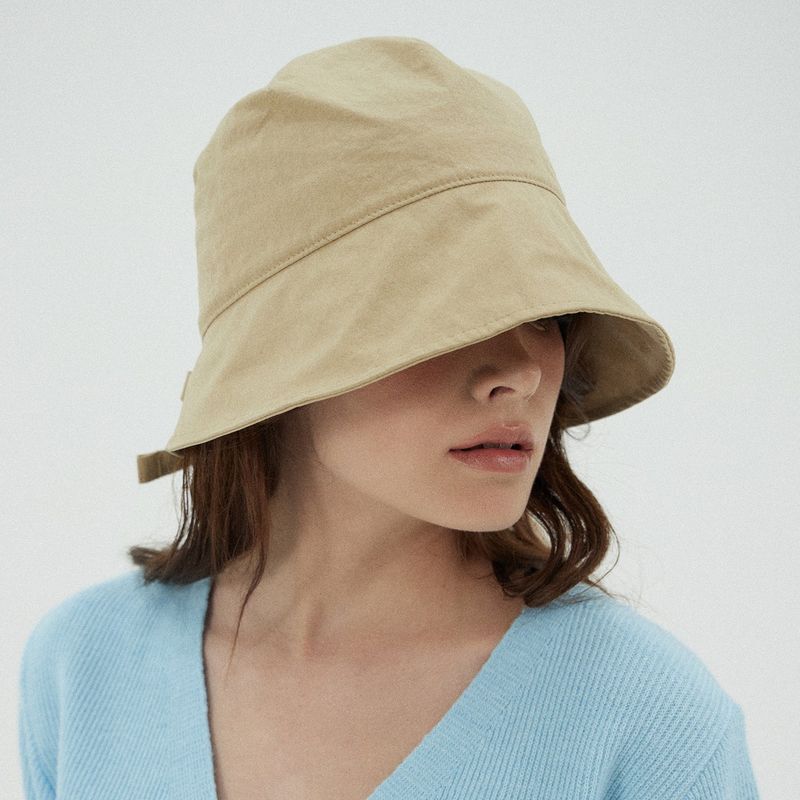 VA Curved Oval Metal Bonnet Hat / Beige