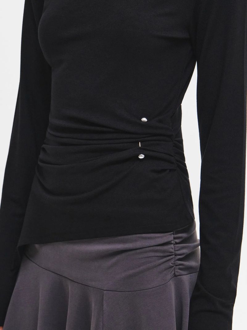 WOMAN DRAPE PIERCING T-SHIRT