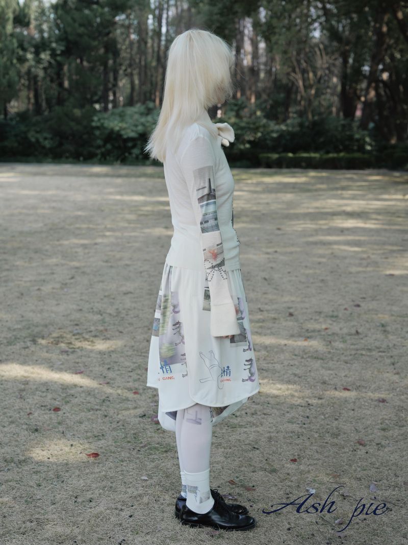 AW25 プリーツスカート