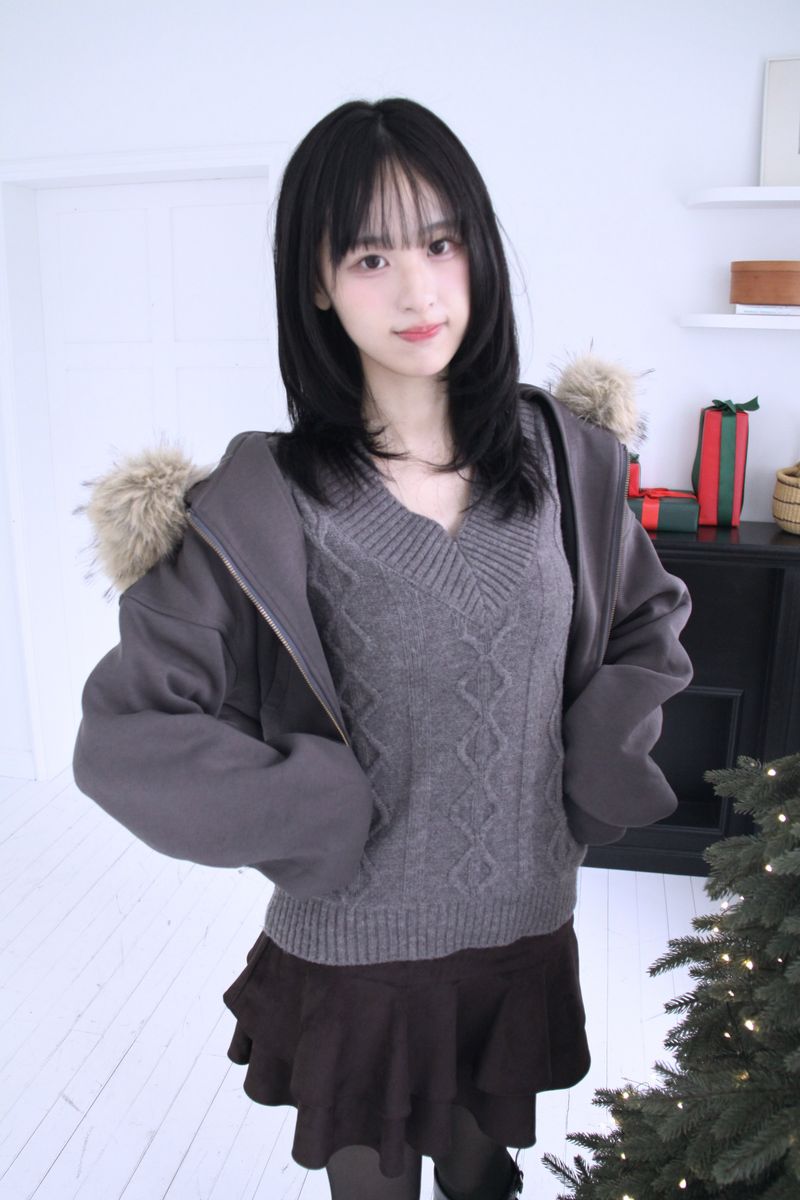 Cropped Fur Hooded Zip-Up (2color)
