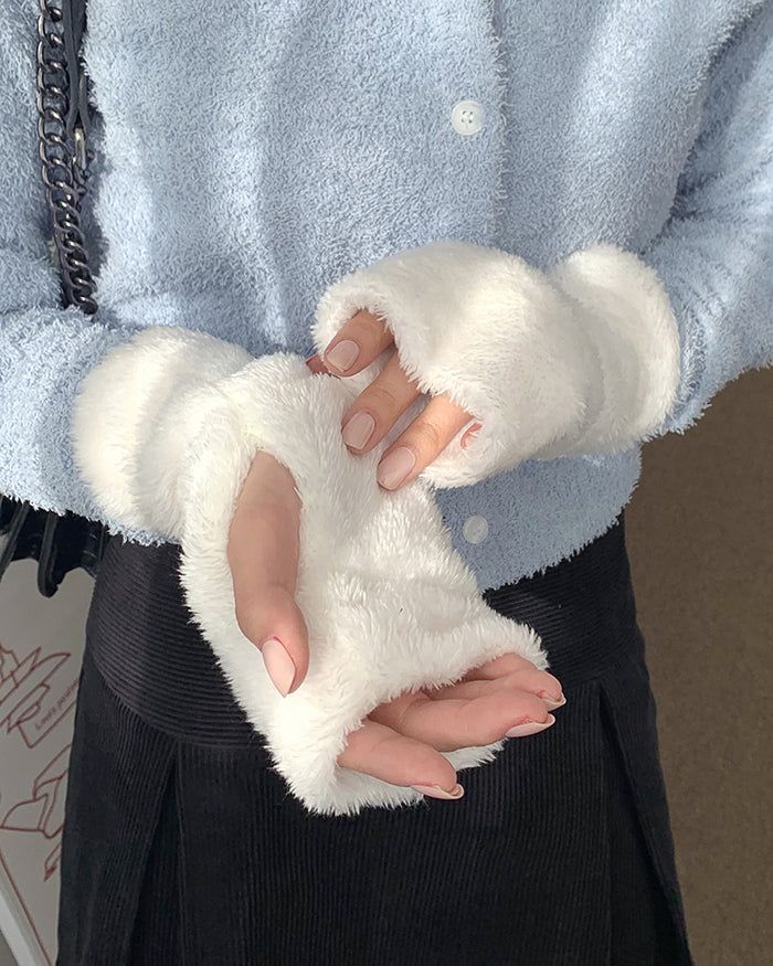 WONDER WONDER（ワンダーワンダー）の「Opi Fur Hand Warmer（Fashion Accessories）」