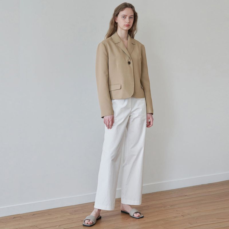 Light one button jacket