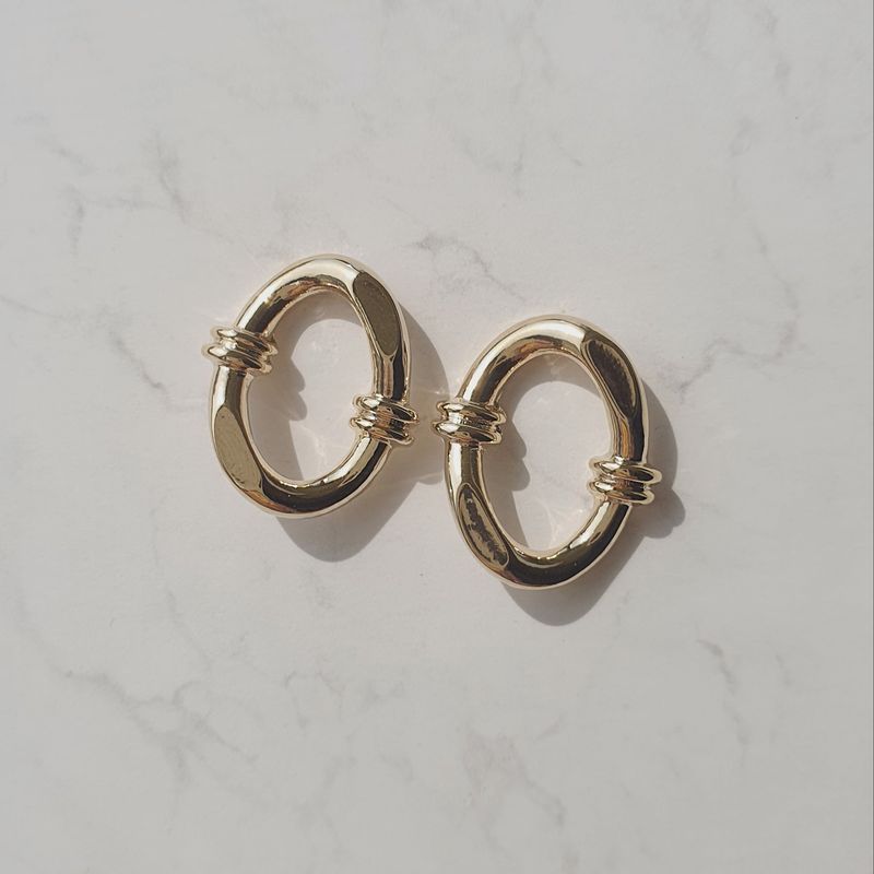 Knotted Oval Ring Piercing - Gold