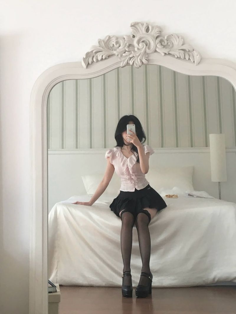 Kleesier(クリーシーア)の「Pink rosy chiffon blouse(Tops)」