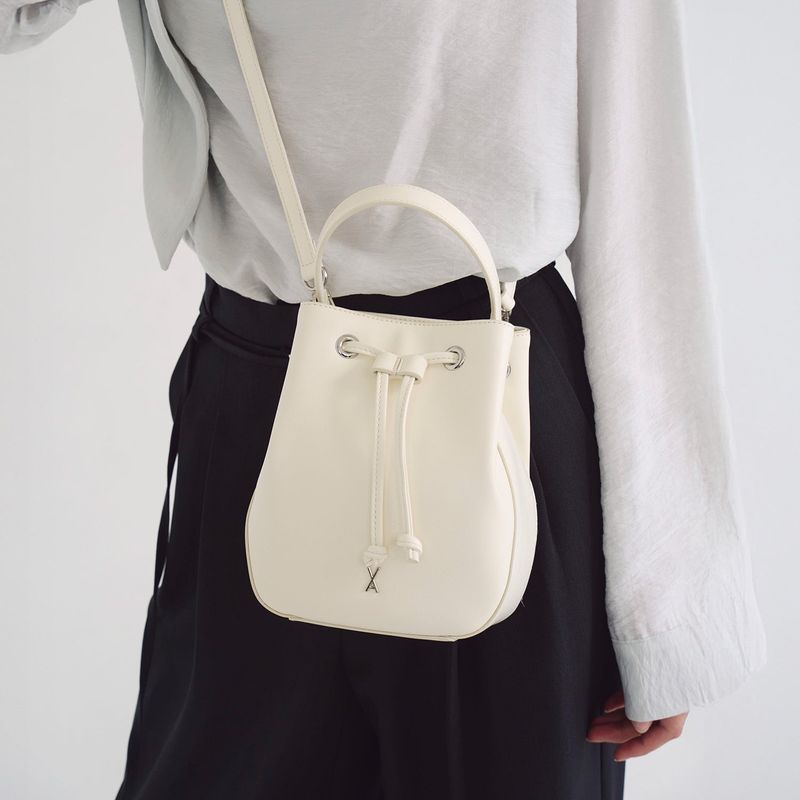 Mirel Bucket Bag Small lvory