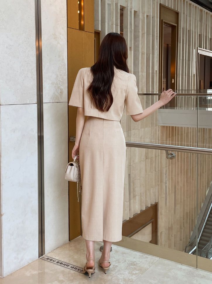 Vekia Crop Jacket H-Line Skirt Set