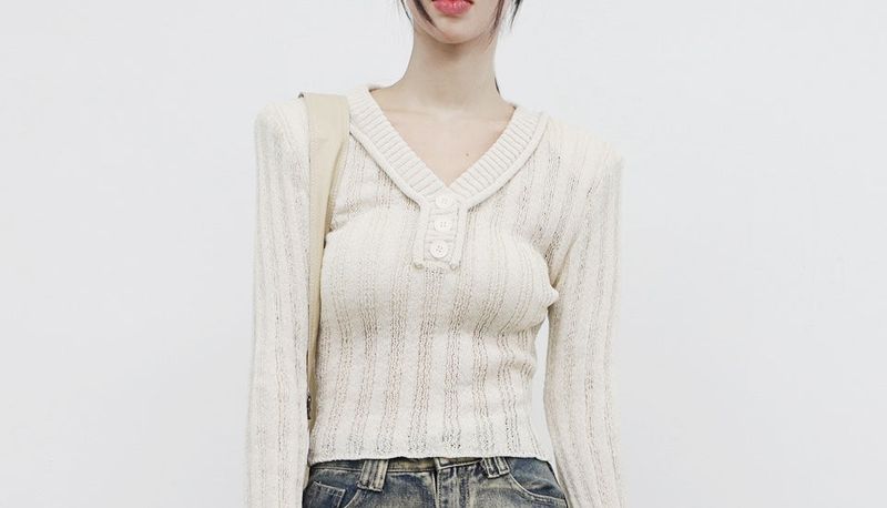 Jedney V-neck button knitwear