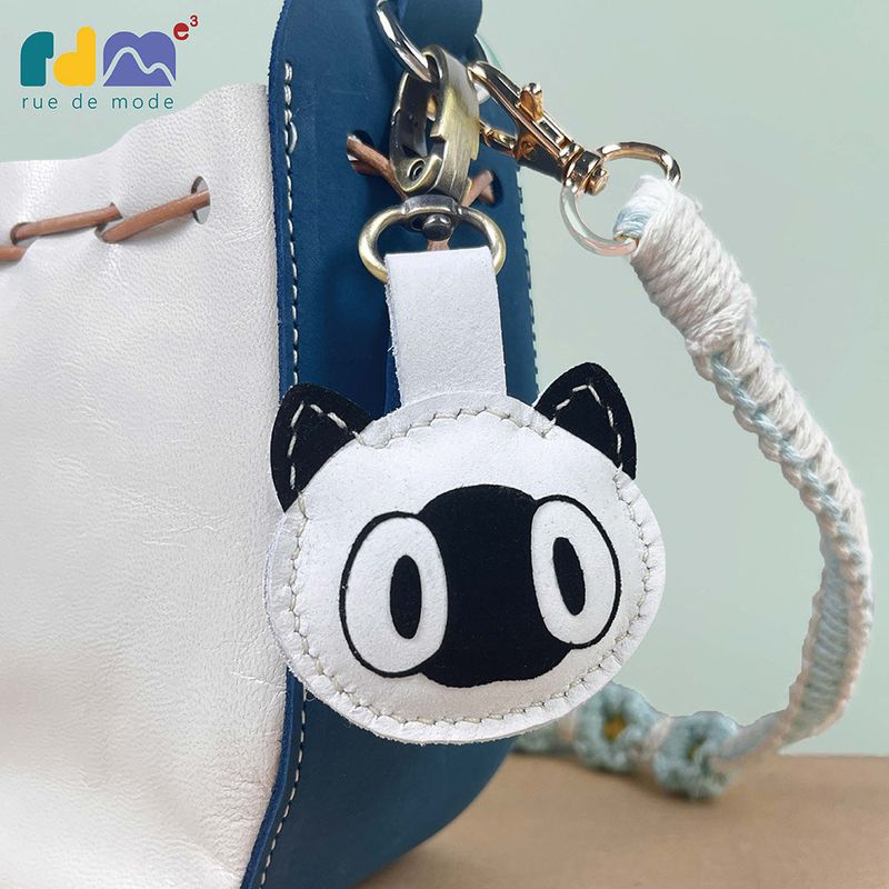 ぴかぴかCat Genuine Leather Keychain