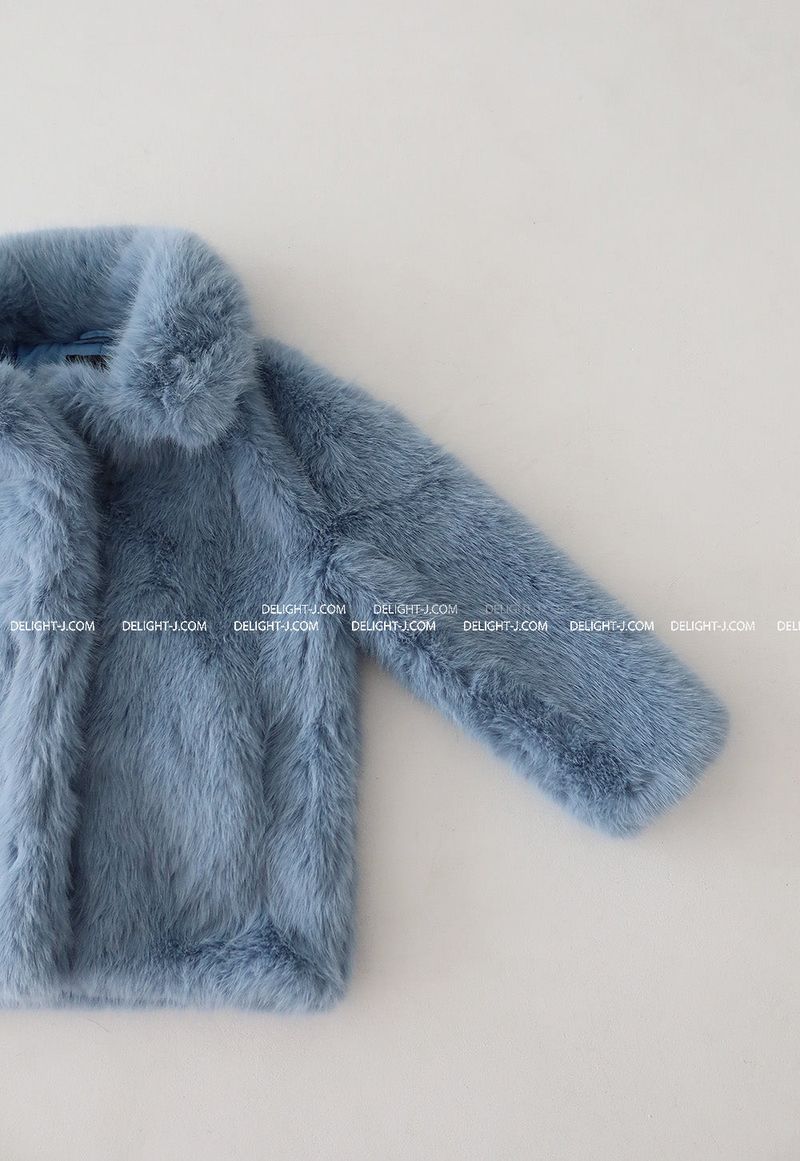 Pastel collar fake fur jacket