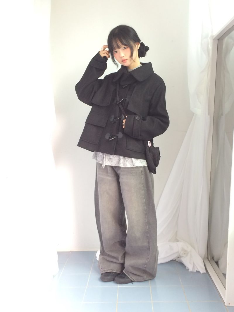 Curved incision balloon pants