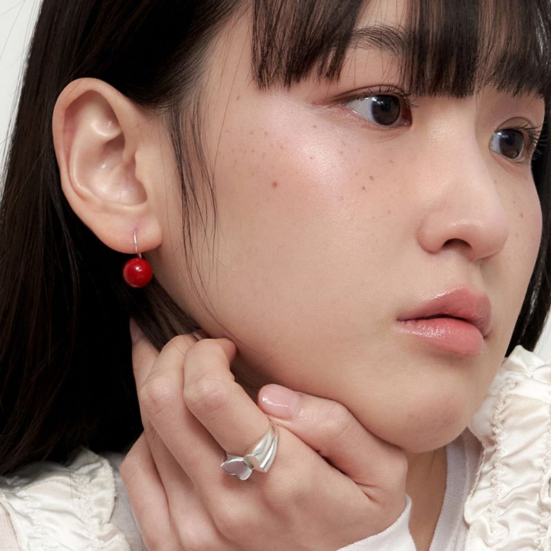 geegee（ジジ）の「[silver925] red ball hook earring（Accessories）」