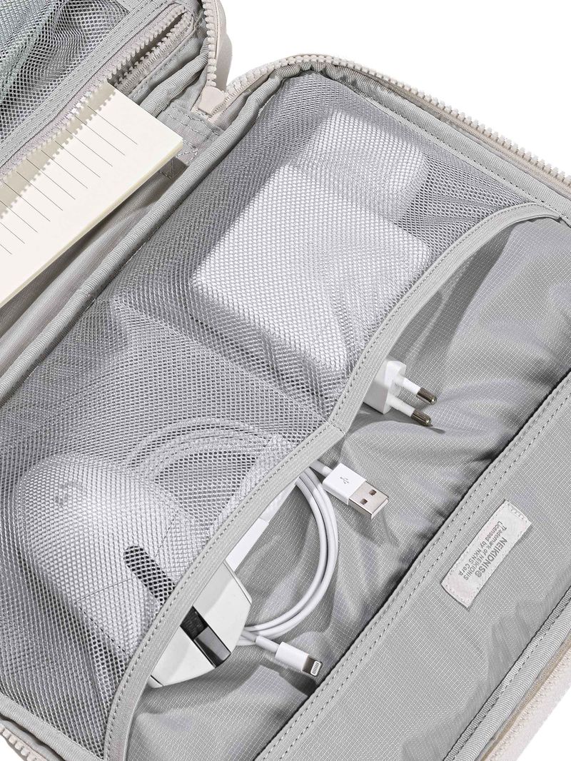 AERO LAPTOP POUCH MEDIUM / CREAM