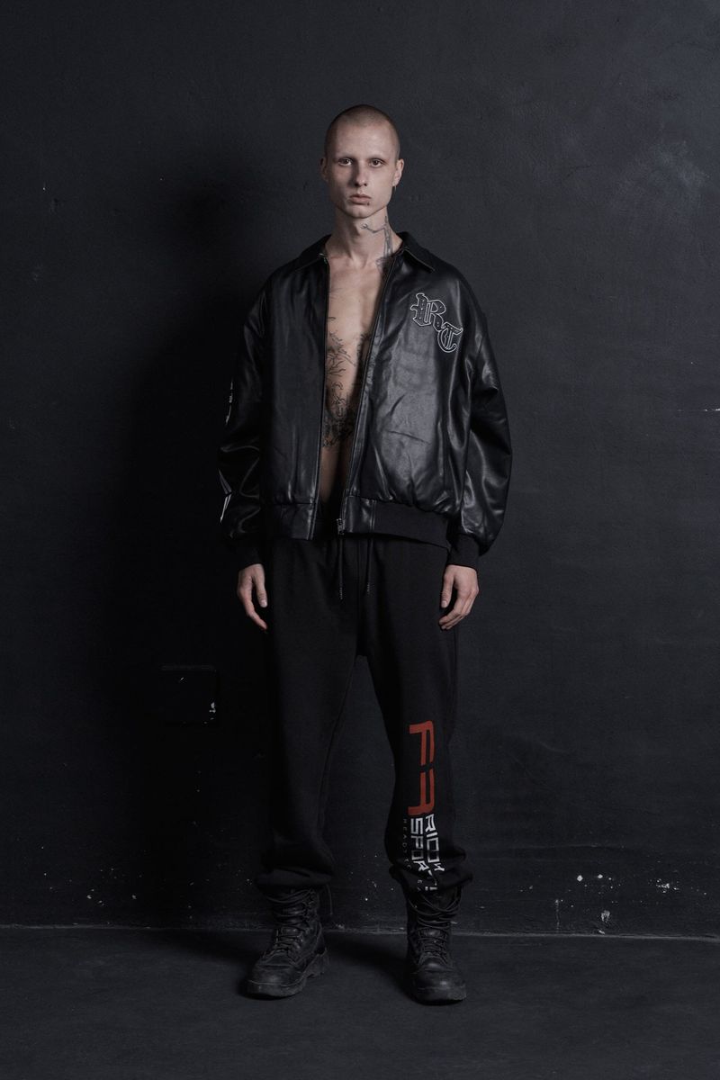 R1004（アールワンサウザンフォー）の「FR SPORTY SWEATPANTS BLACK（Pants）」