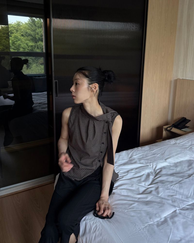 CHECK SLEEVELESS SHIRT