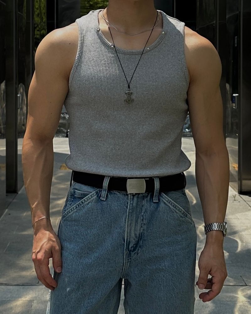 Nouvelle Lumiere(ヌヴェルルミエール)の「Ake Studded Sleeveless Gray(Tops)」