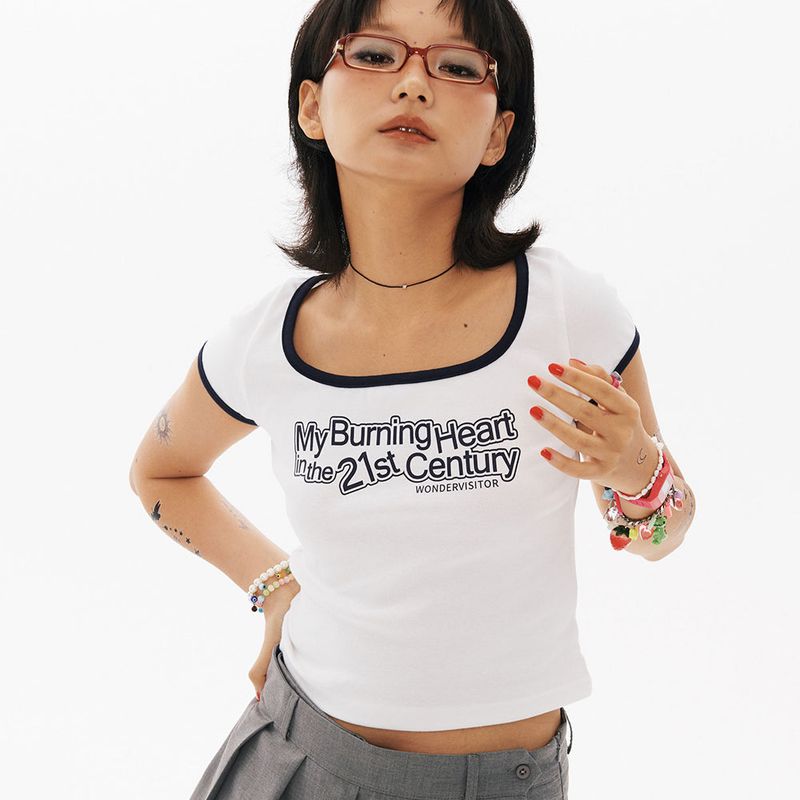 wonder visitor（ワンダービジター）の「BN Heart Back cut-out crop T-shirt  [2Color]（Tops）」