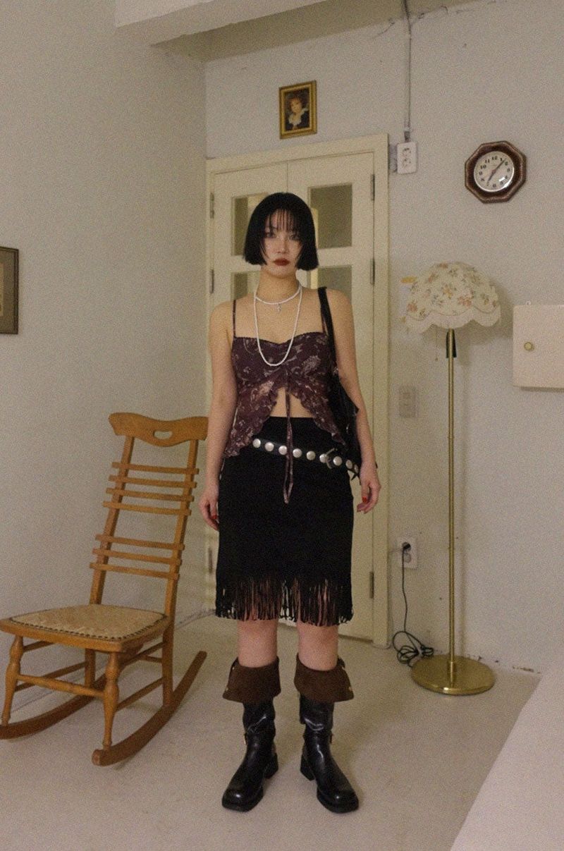 SUEDE FRINGE SKIRT IN BLACK
