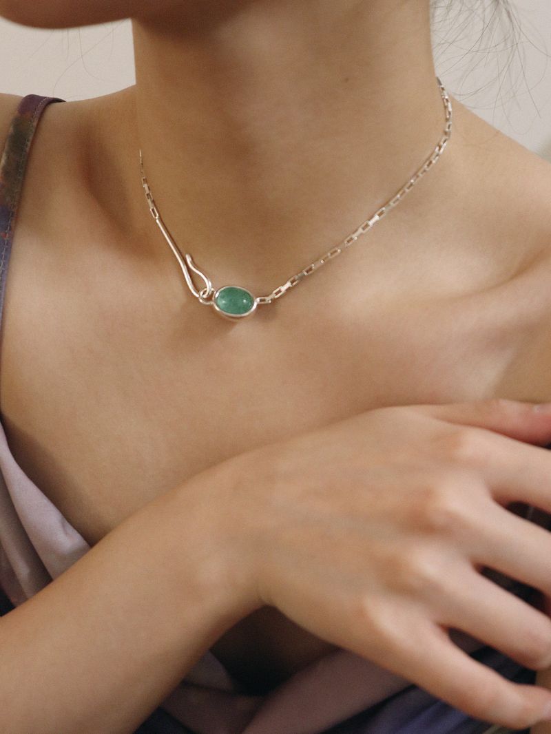 STONE HOOK NECKLACE