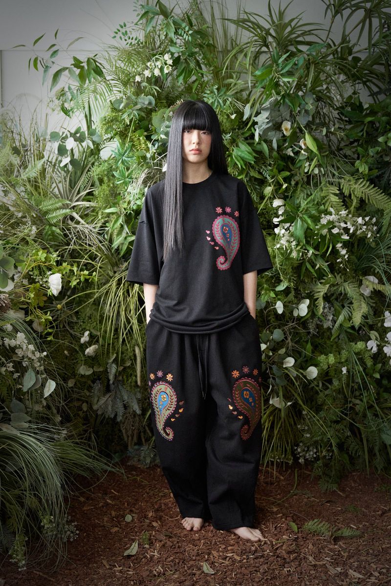 PAISLEY PRT. CUT-OUT 1/2 TEE (Black)
