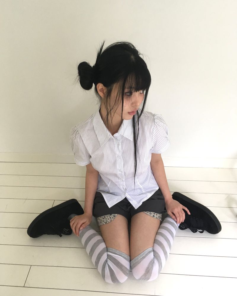 WONDER WONDER（ワンダーワンダー）の「Shannon Stripe Knee Socks（Fashion Accessories）」