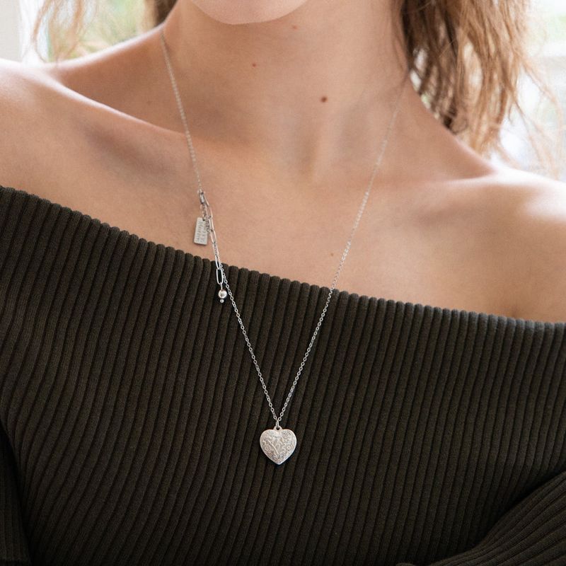 MerryMotive(メリーモチーブ)の「Floral pattern vintage heart long necklace(Accessories)」