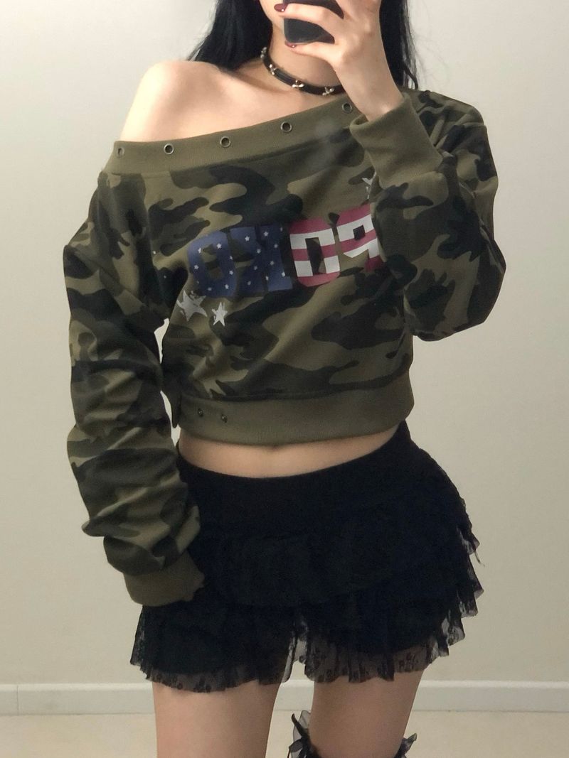 Camo Off-shoulder Button Sweatshirt