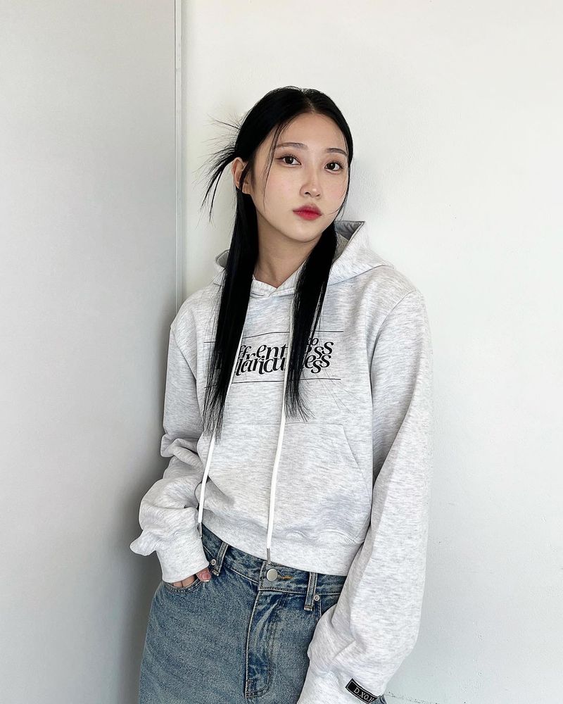 セミクロップスタックロゴフーディ