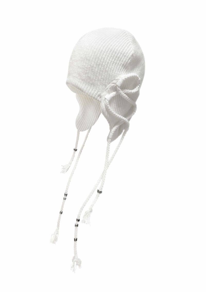 EARFLAP DRAG BEANIE . WHITE