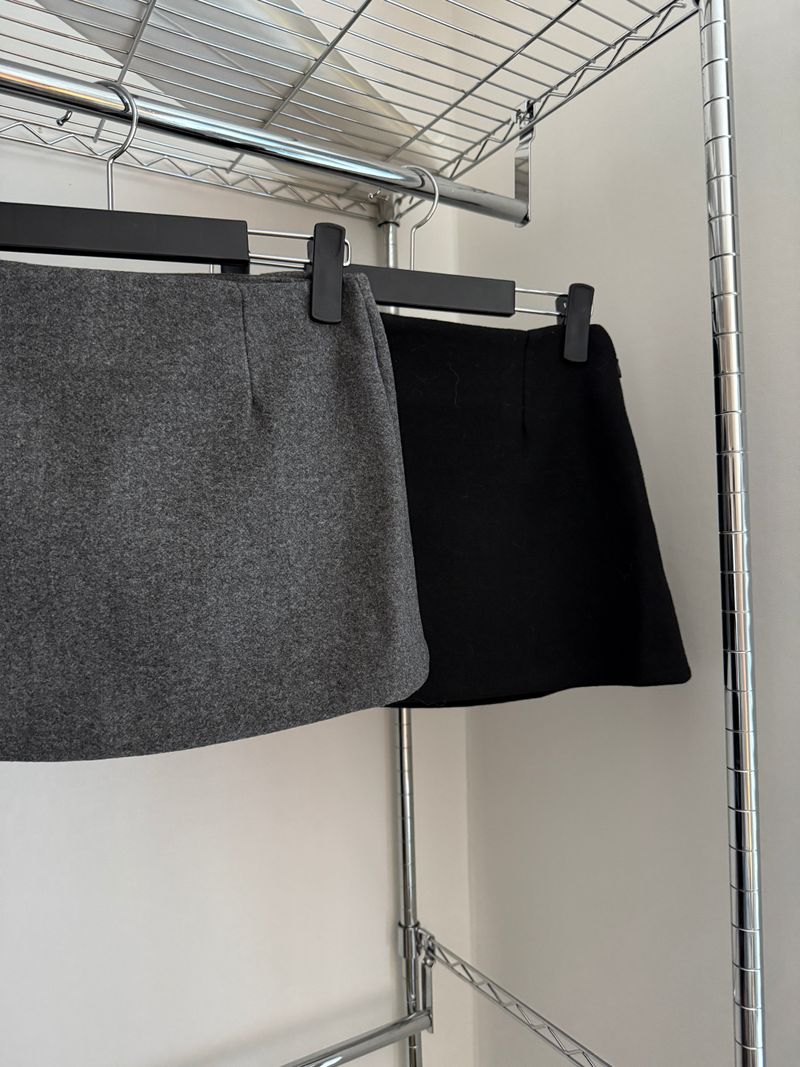 Lev wool mini skirt (2 colors)