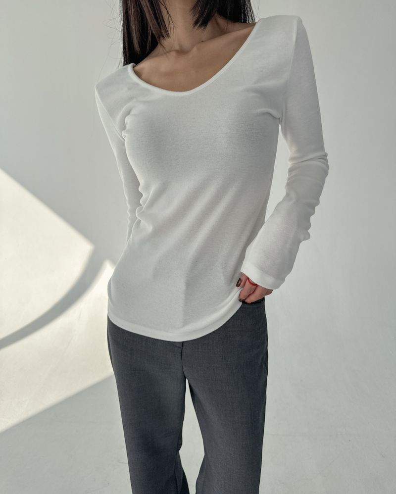 MAYMAY(メイメイ)の「Napping V-neck Long Sleeve T-shirt(Tops)」