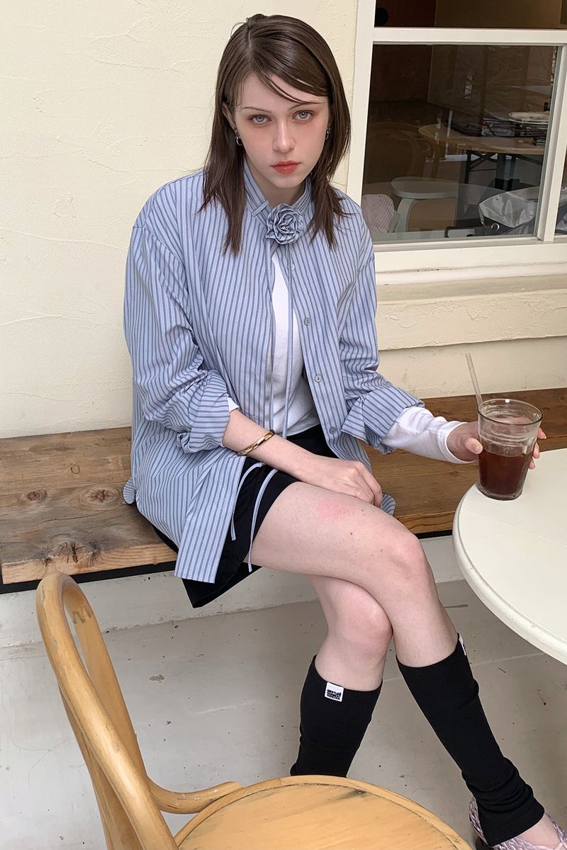BROOCH STRIPE SHIRT_DUSTY BLUE