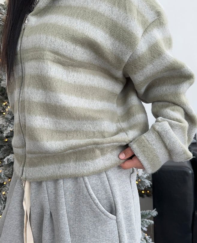 Ready Fur Crop Knit Hood Zip-Up