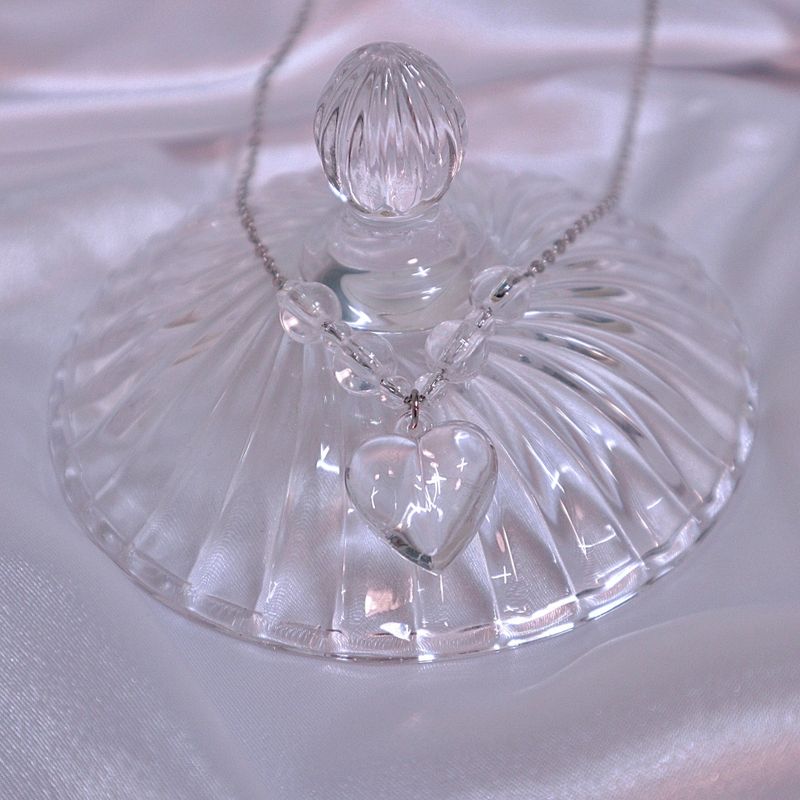 transparent heart bead necklace
