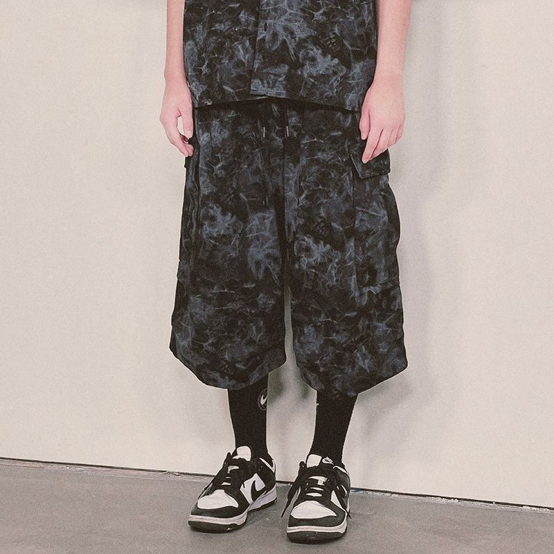 tiedye capri cargo shorts_black