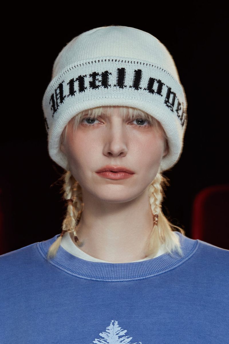 UNALLOYED（アナロイド）の「GOTHIC LOGO BEANIE / IVORY（Hats）」