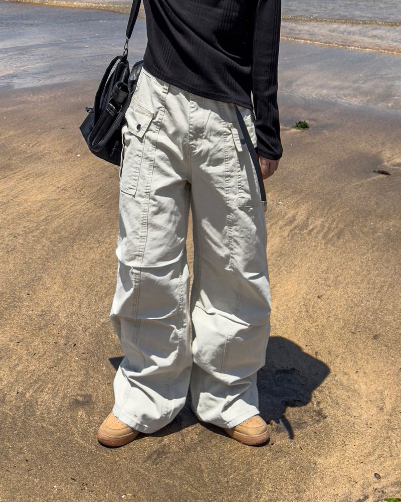 JIIGEUM（ジグム）の「ジェロントカットディープダイカーゴパンツ（パンツ）」