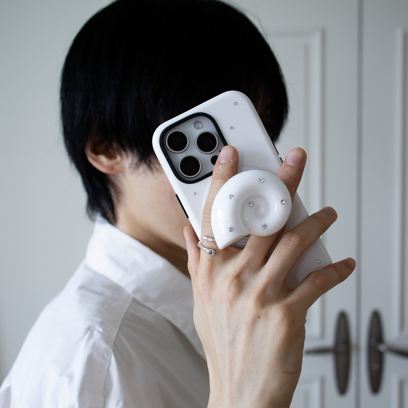 GETÁSENS（ゲタサンス）の「アンモナイトトックマグセーフ ホワイト（スマホグッズ/小物）」