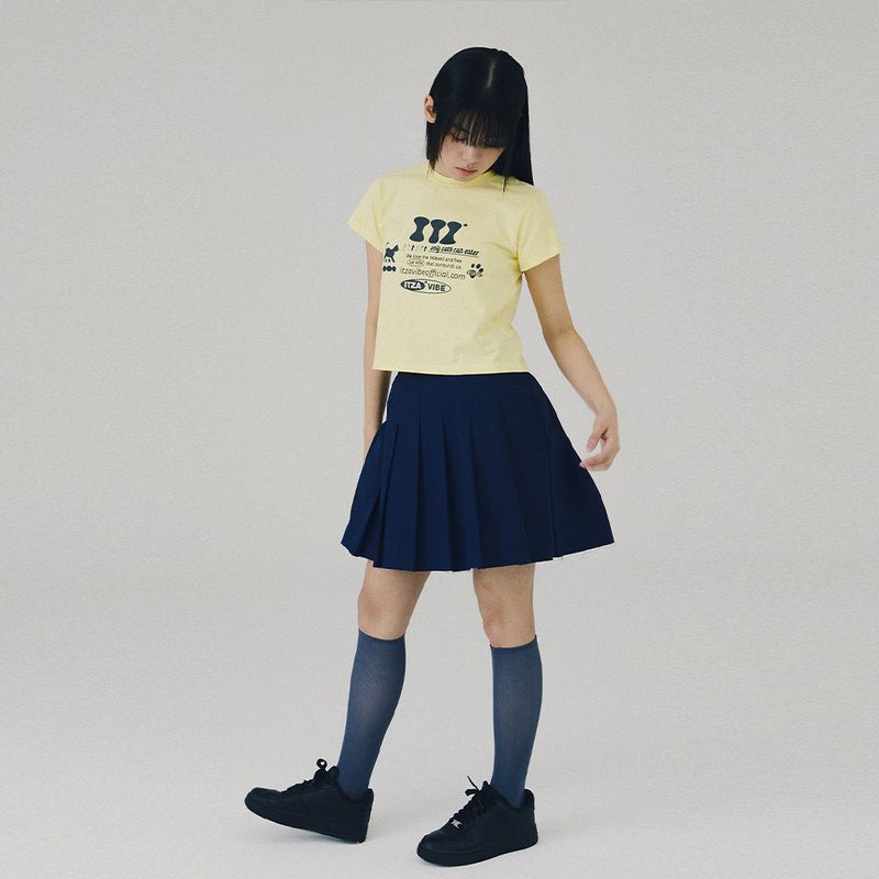 ITZAVIBE（イッザバイブ）の「ITZ OFFICIAL LOGO CROP T SHIRT - YELLOW（Tops）」