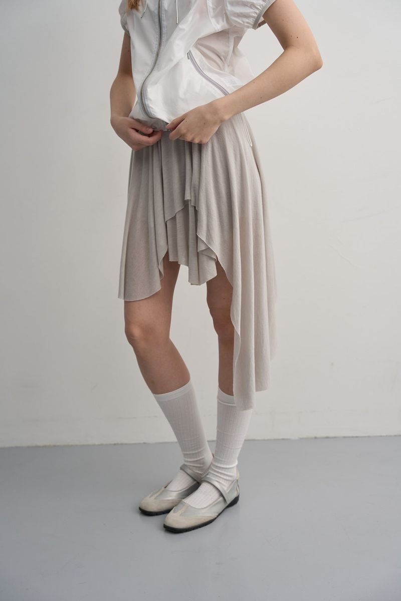 EAZY LAYERED CUT SKIRT-GRAY